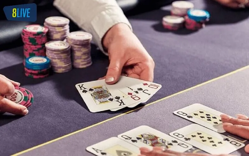 Ăn trắng trong bài Tiến lên 4 người chơi