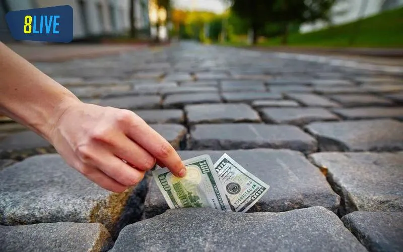 Ngủ mơ nhặt được rất nhiều tiền