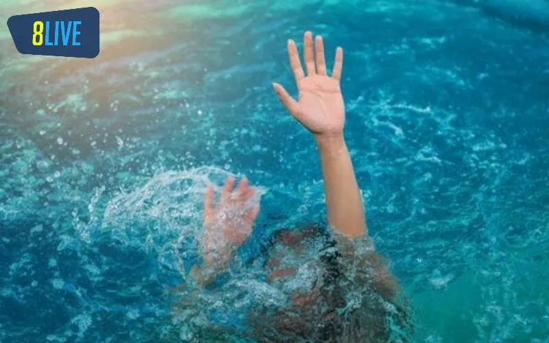 Ngủ mơ bản thân đang đuối nước