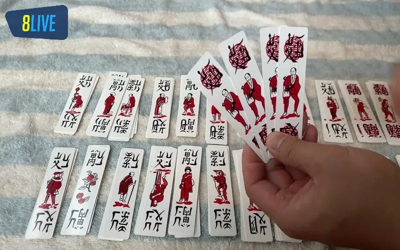 Quy tắc đánh chắn phức tạp hơn game bài bình thường